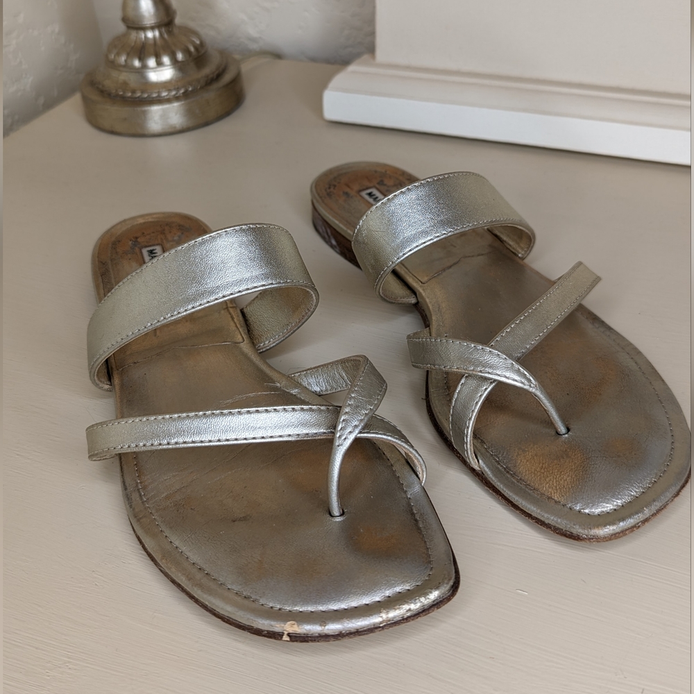 Manolo Blahnik Gold Leather Sandlas